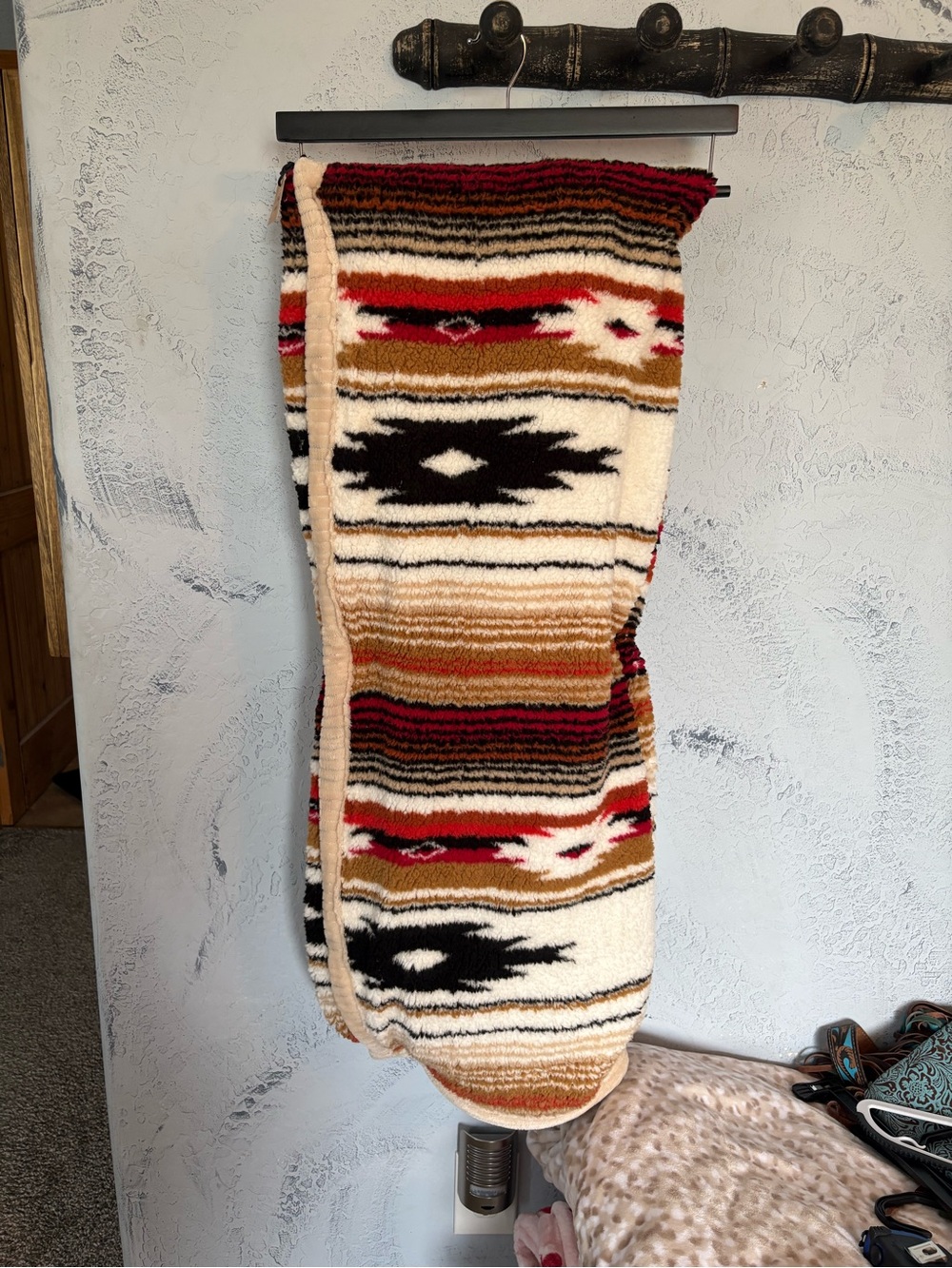Wrangler Southwestern Plush Throw - Cream, Brown, Black & Red